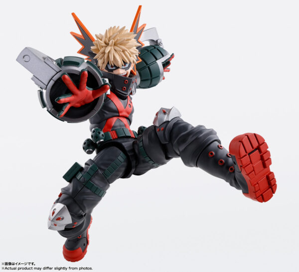 Figura de Katsuki Bakugo S.H. Figuarts de Tamashii Nations, basada en "My Hero Academia", disponible en Minami Shop con manos, expresiones faciales y efectos de explosión.