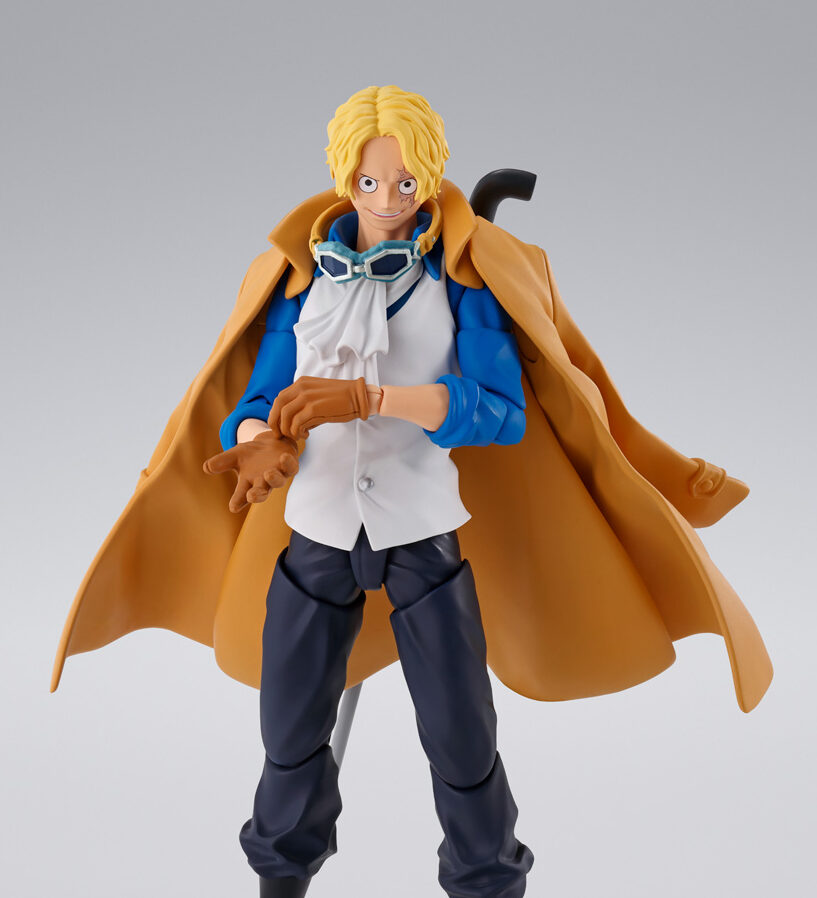 Figura de Sabo -Revolutionary Army Chief of Staff- S.H. Figuarts de Tamashii Nations, basada en "One Piece", disponible en Minami Shop con capa, expresiones faciales y accesorios.