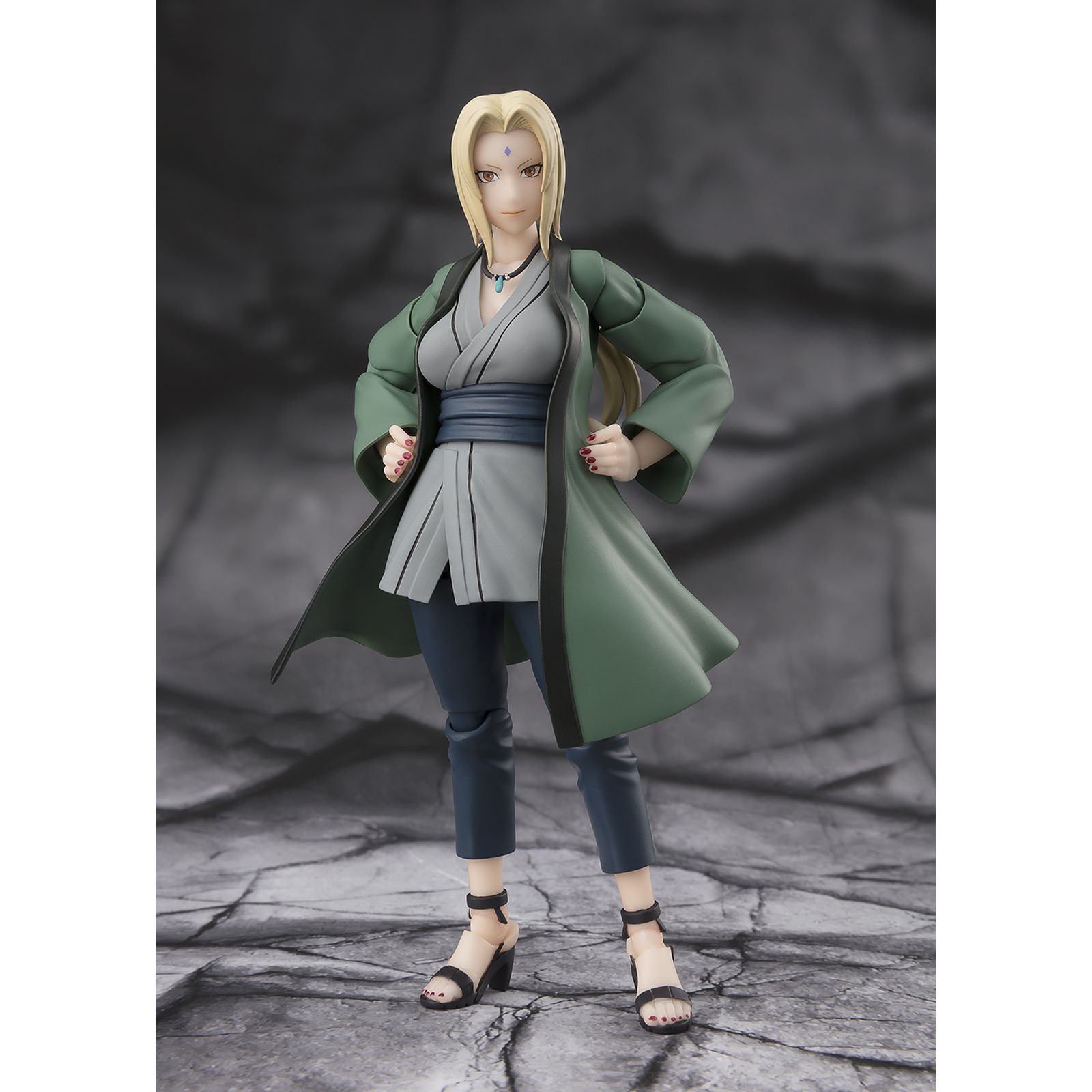 Figura Collectors Shop de Tsunade The Legendary Medical Ninja Version de Naruto Shippuden, de 14 cm, con accesorios intercambiables y cabeza alternativa.