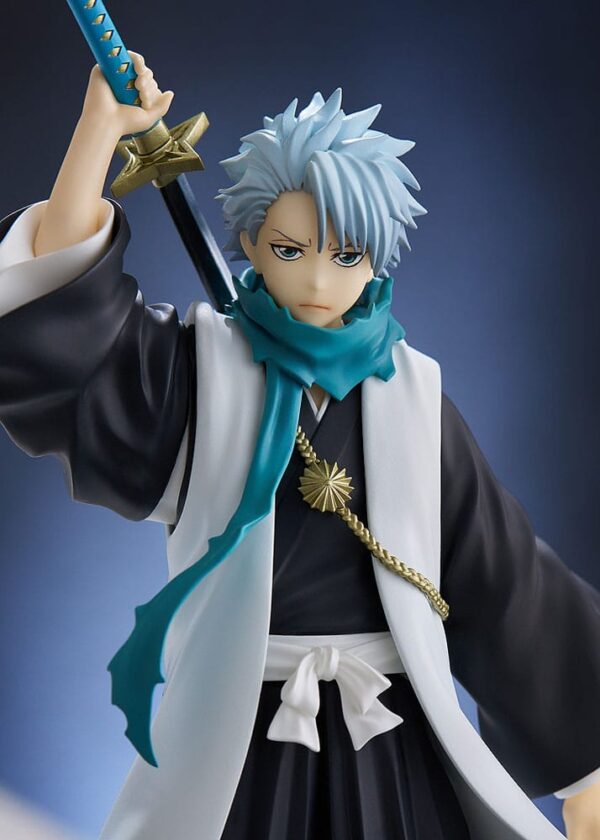 Figura de Toshiro Hitsugaya de 16 cm de la colección Pop Up Parade de Good Smile Company, con uniforme de shinigami y su espada Hyorinmaru, basada en Bleach. Figura de Toshiro Hitsugaya de 16 cm de la colección Pop Up Parade de Good Smile Company, con uniforme de shinigami y su espada Hyorinmaru, basada en Bleach.